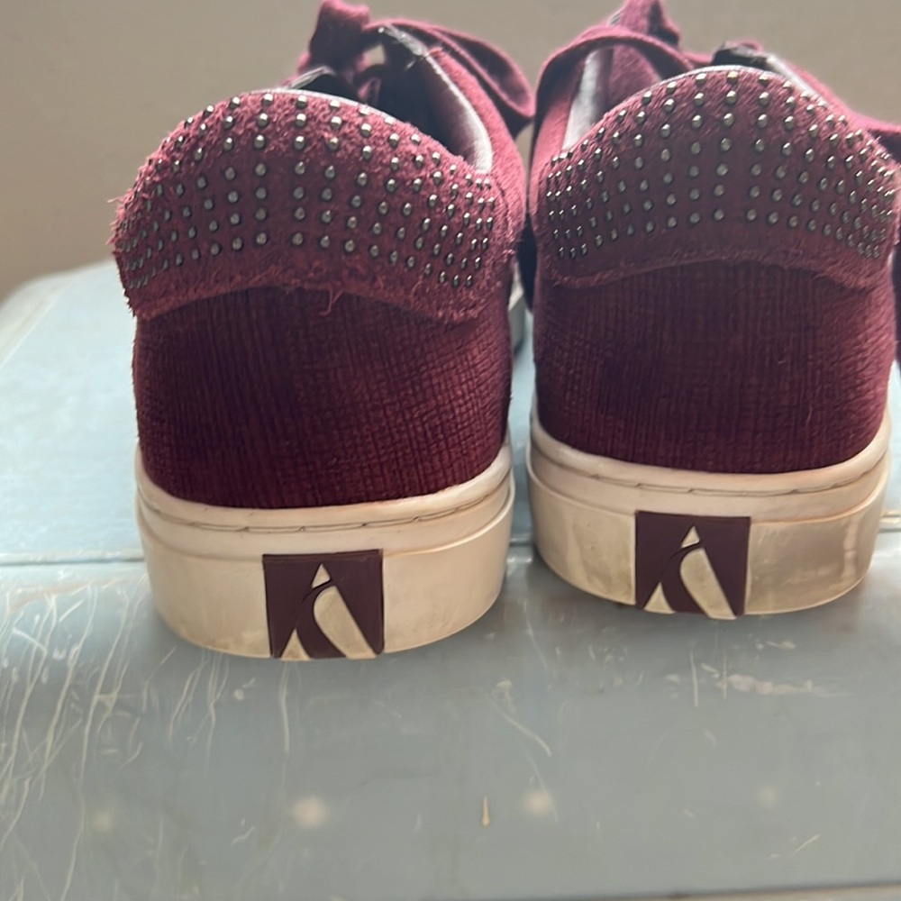 Almost new Sketches low tennis shoes - Picture 3 of 7